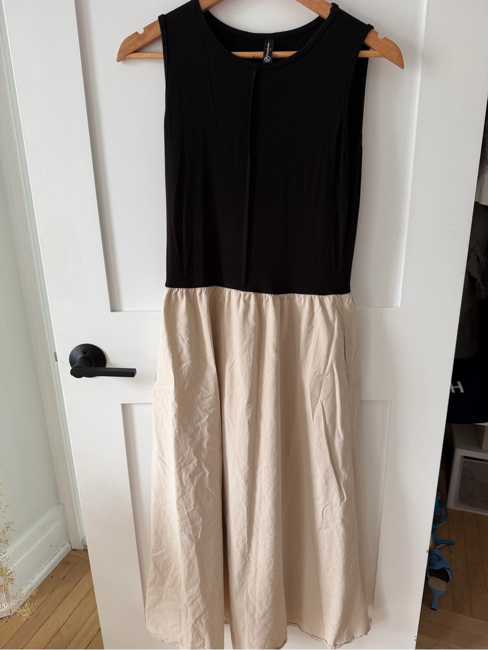 Women’s Two-Tone Black & Cream Sleeveless Midi Skirt
